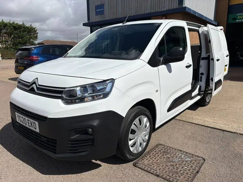 Used Citroën Berlingo 100 HP (73 kW) 2020 White MPV