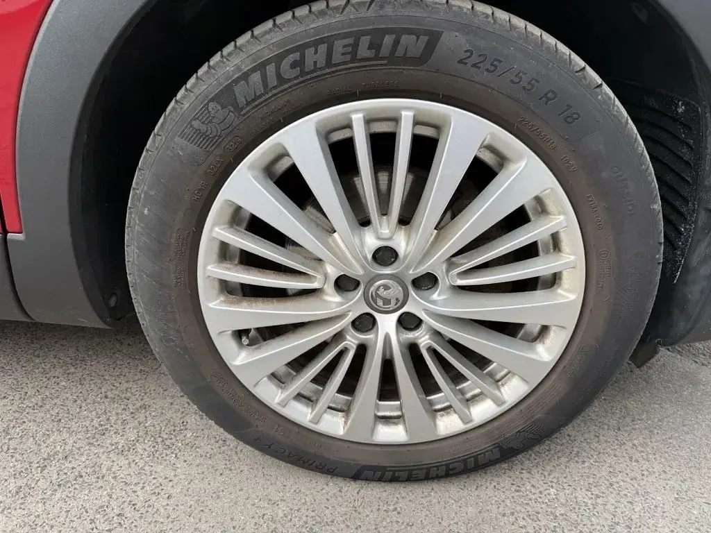Used Vauxhall Grandland X Business Edition 130 HP (95 kW) 2019 Red SUV