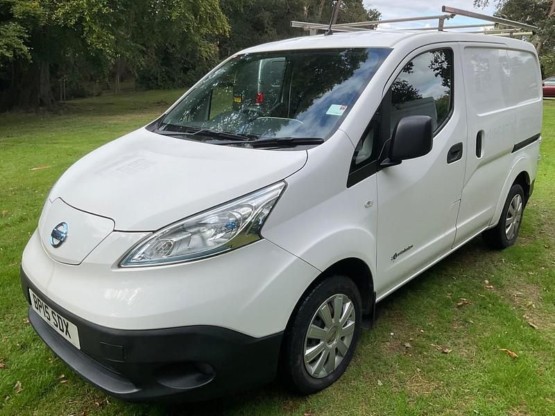 White Used 2015 Nissan e-NV200 Acenta Van | £3,495 (Super price) - Image 1/4