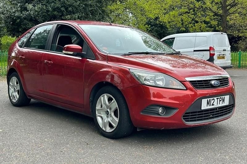 Used Ford Focus Titanium 100 HP (73 kW) 2009 Red Hatchback