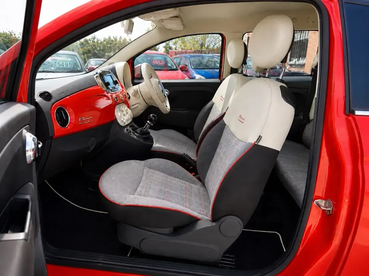 Używany Fiat 500 Lounge 69 KM (50 kW) 2016 Różowy Hatchback