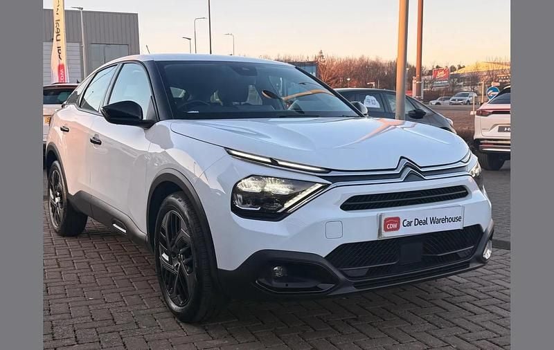 Used Citroën C4 PureTech 99 HP (72 kW) 2022 White Hatchback