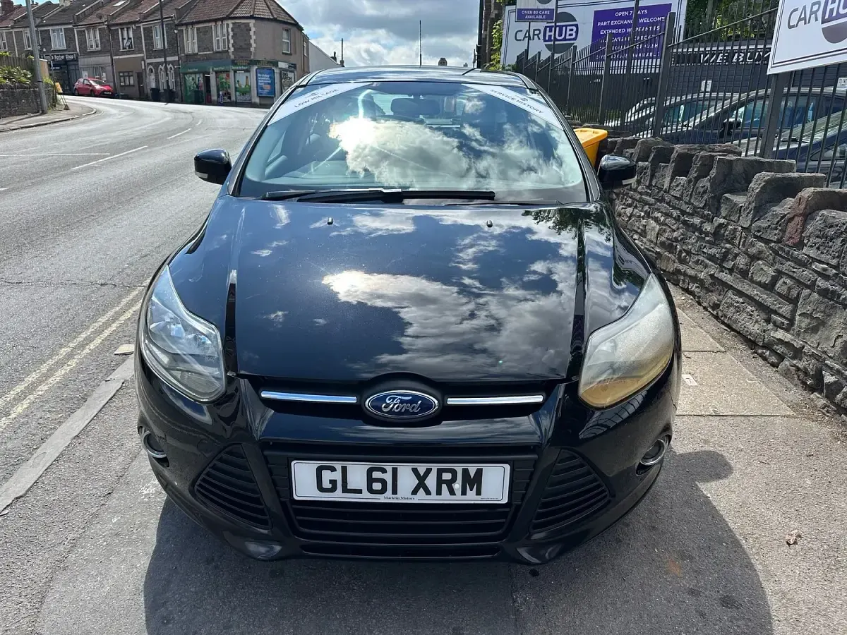 Used Ford Focus Zetec 105 HP (77 kW) 2012 Black Hatchback