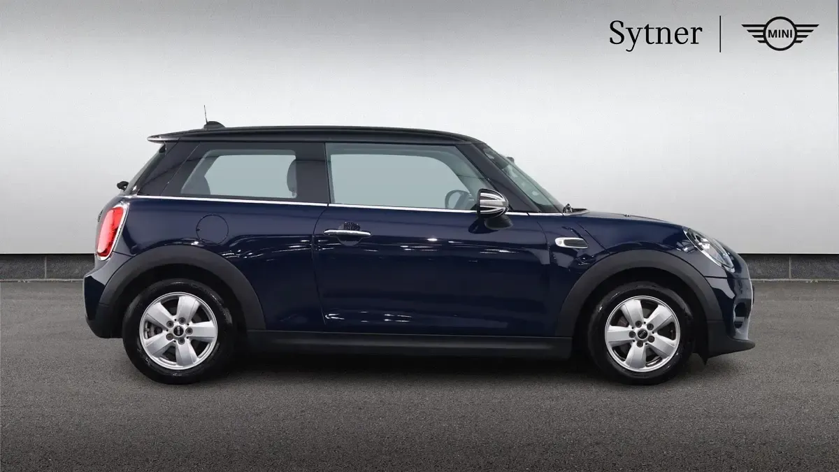 Used Mini Cooper Hatch 134 HP (98 kW) 2018 Blue Hatchback