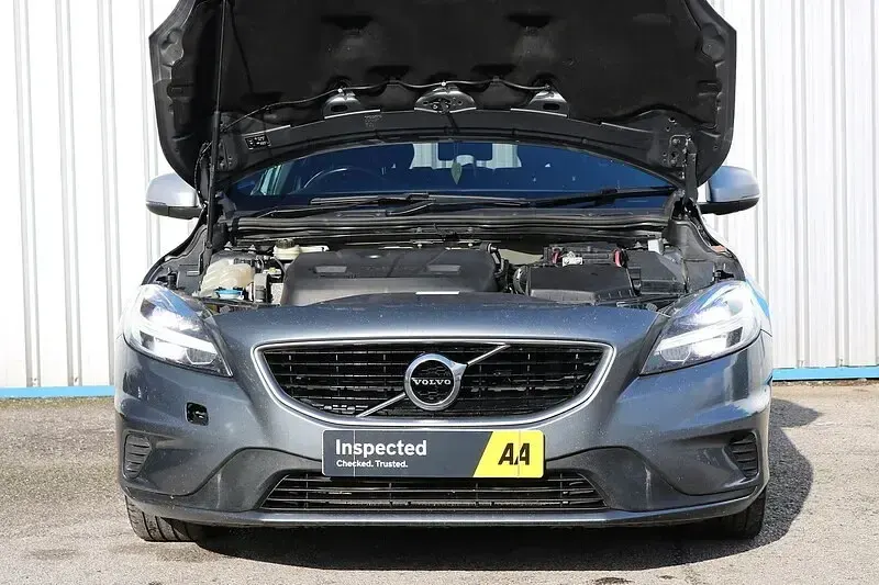 Used Volvo V40 R-Design 242 HP (177 kW) 2017 Grey Hatchback
