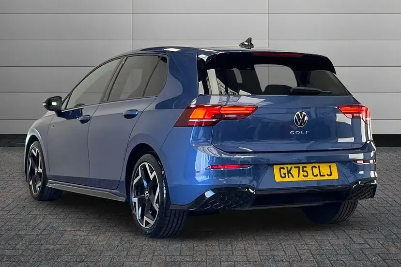 Used VW Golf VIII R-line 148 HP (108 kW) 2025 Anemone blue Hatchback
