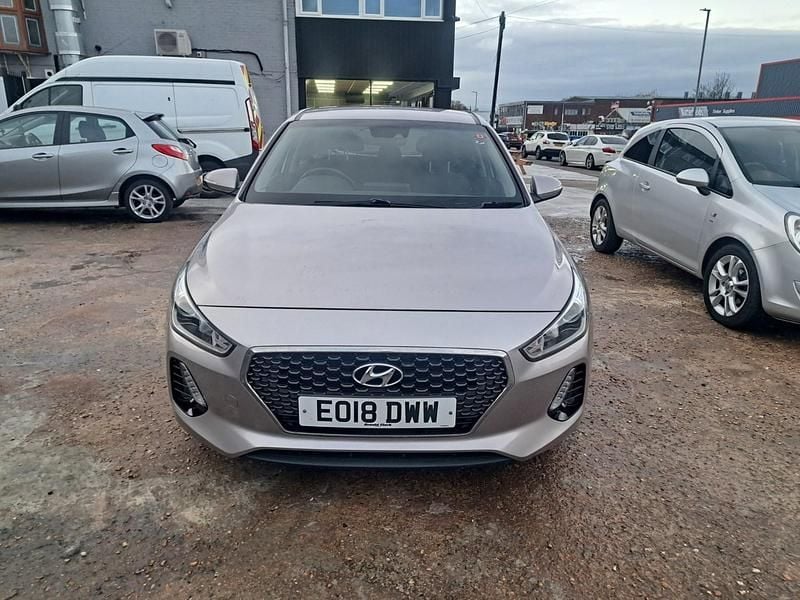 Used Hyundai i30 SE 110 HP (80 kW) 2018 Beige Hatchback