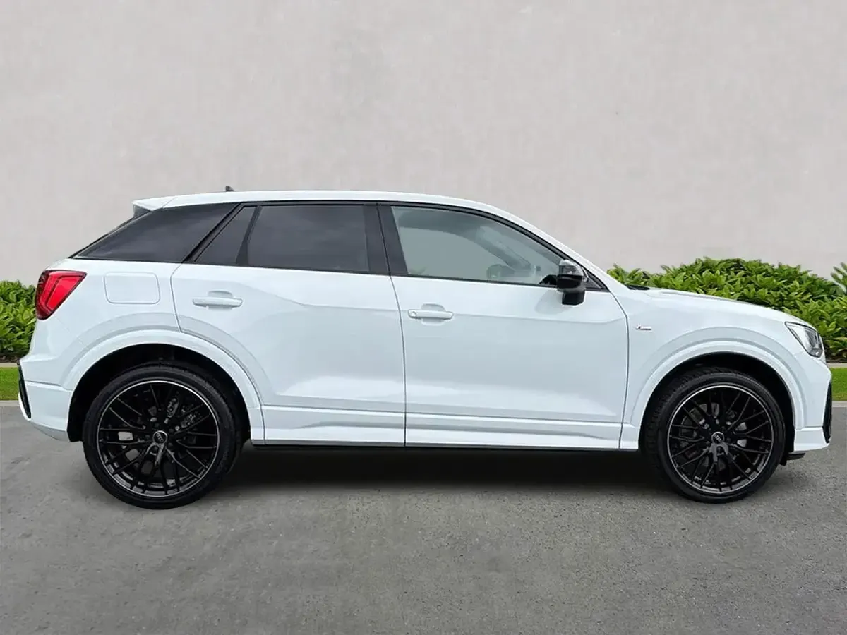Used Audi Q2 Black Edition 190 HP (139 kW) 2026 White SUV