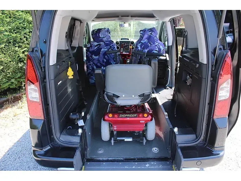 Used Citroën Berlingo 90 HP (66 kW) 2015 Black MPV