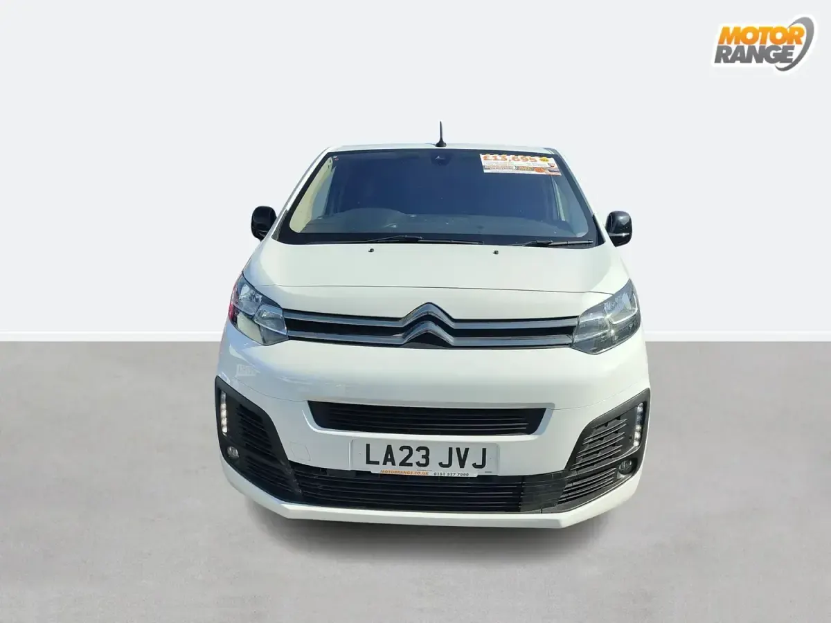 Usado Citroën Dispatch 100 CV (73 kW) 2023 Blanco Monovolumen