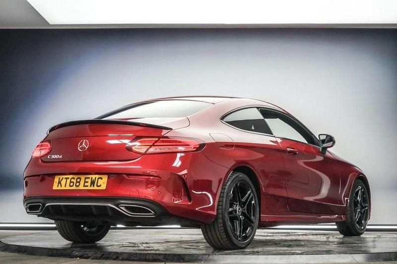 Used Mercedes C300 AMG Line Premium 245 HP (180 kW) 2019 Red Coupe