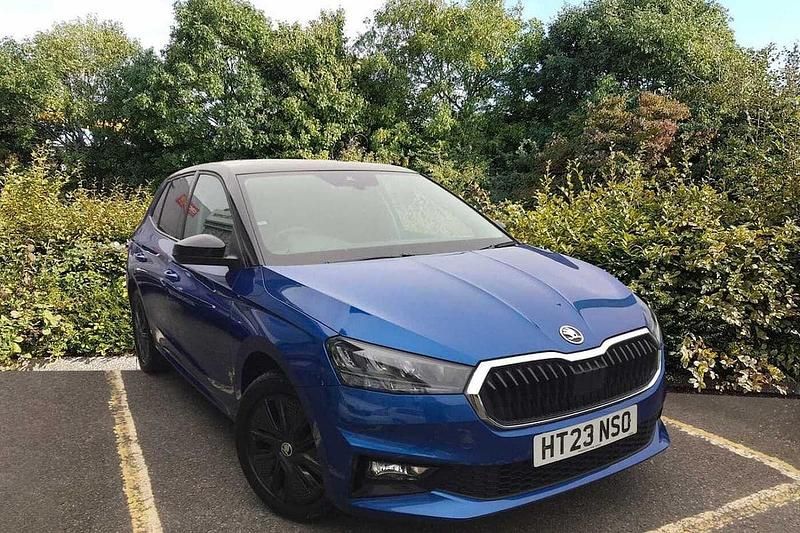 Used Skoda Fabia Colour Edition 59 HP (43 kW) 2023 Race blue metallic black body / magic pearl effect roof Hatchback