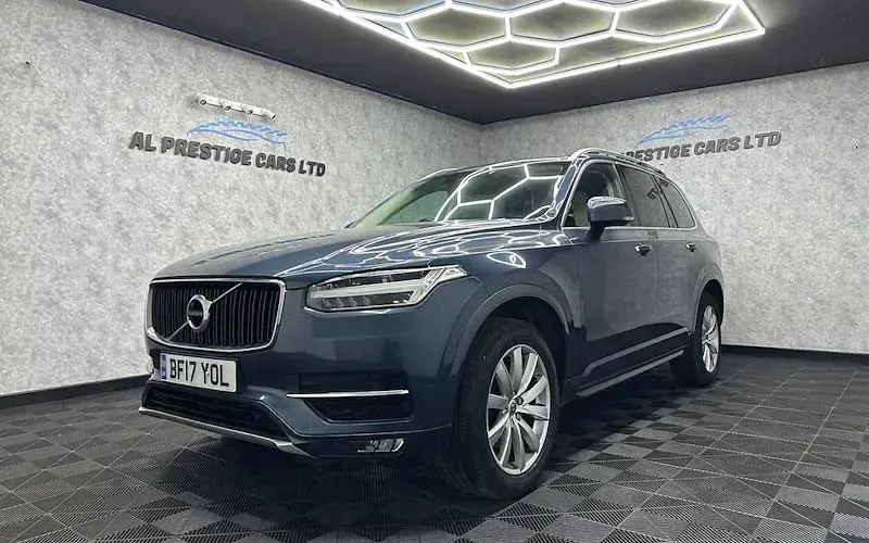 Used Volvo XC90 Momentum 235 HP (172 kW) 2019 SUV