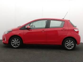 Used Toyota Yaris 111 HP (81 kW) 2020 Red Hatchback