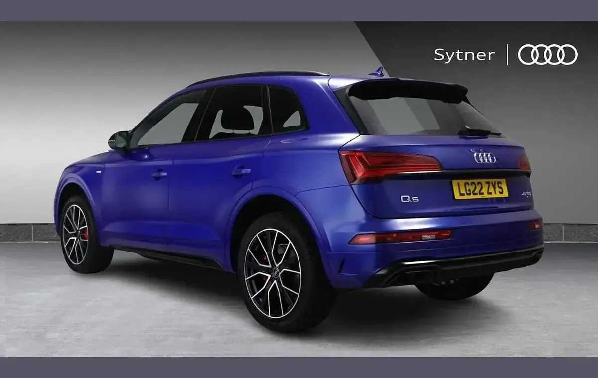 Used Audi Q5 Comfort 261 HP (191 kW) 2022 Blue SUV