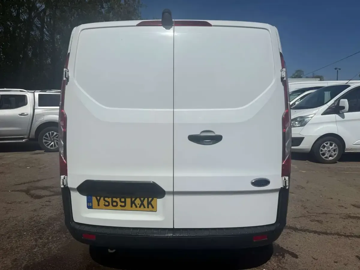 Second-hand Ford Transit Custom 105 CP (77 kW) 2020 Alb Van