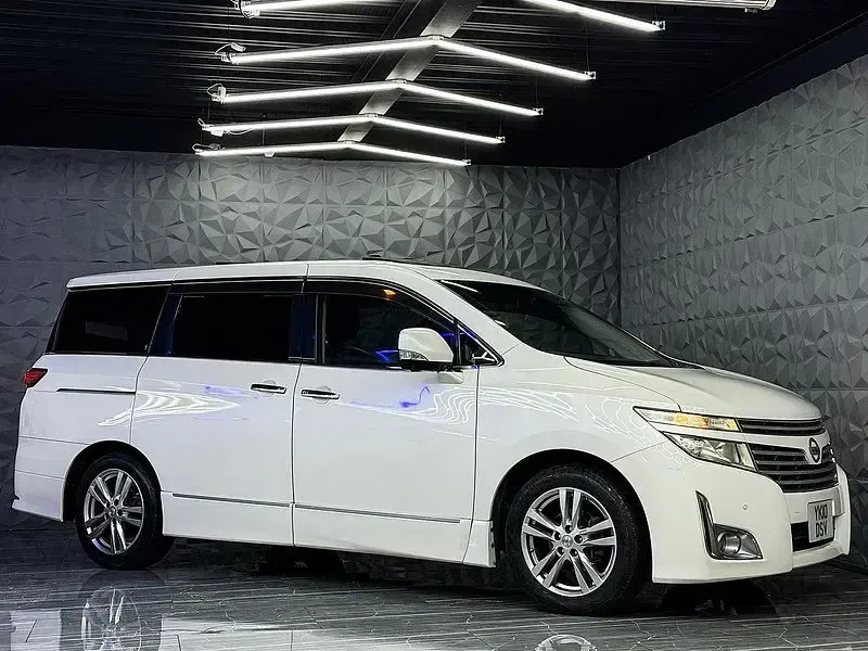 Used Nissan Elgrand 2026 White MPV
