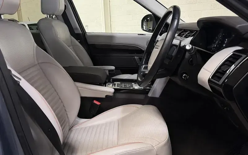 Used Land Rover Discovery HSE 306 HP (225 kW) 2018 Blue SUV