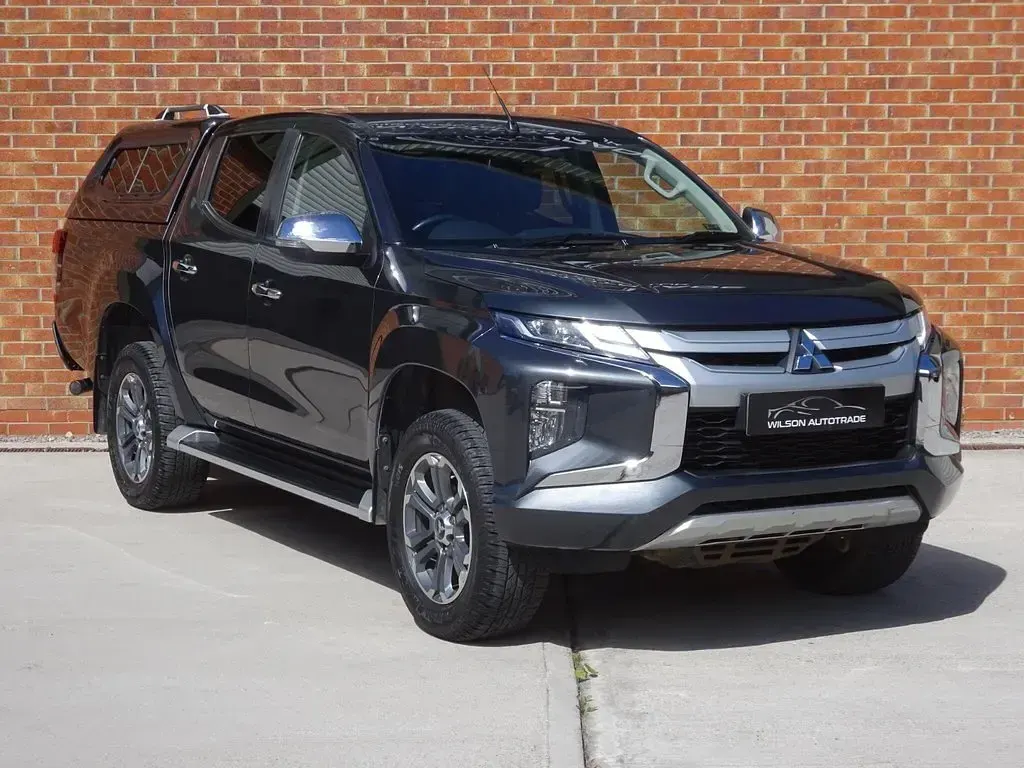 Used Mitsubishi L200 150 HP (110 kW) 2019 Grey Pickup