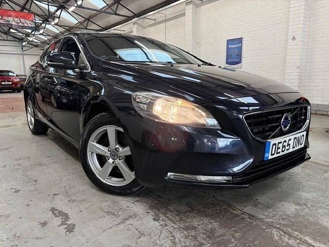 Blue Used 2015 Volvo V40 SE Hatchback | £5,990 (Fair price) - Image 1/4