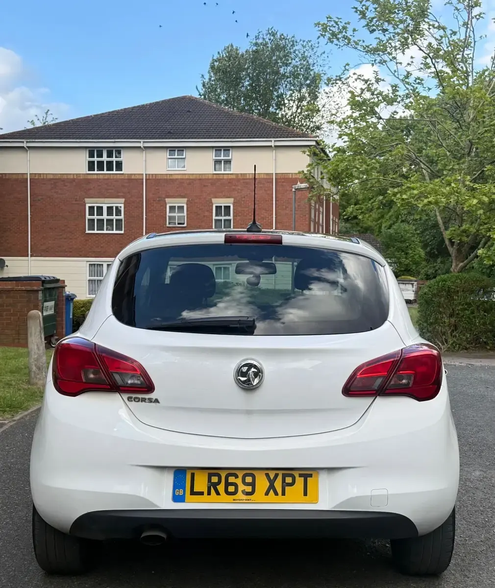 Second-hand Vauxhall Corsa 2019 Alb Hatchback