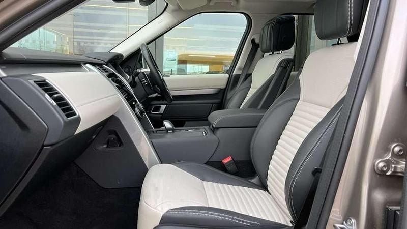 Used Land Rover Discovery 5 HSE Dynamic 350 HP (257 kW) 2024 Metallic  lantau bronze SUV