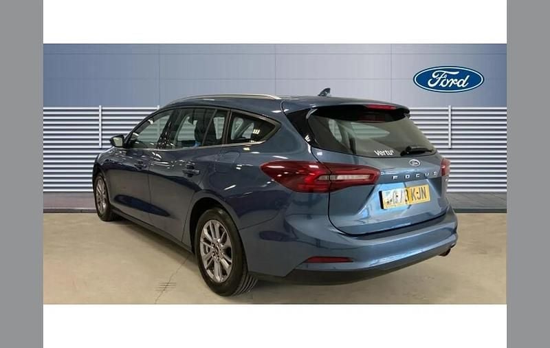 Begagnad Ford Focus Titanium 155 HK (114 kW) 2023 Blå Kombi