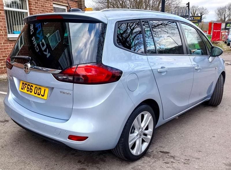 Used Vauxhall Zafira Tourer SRi 140 HP (102 kW) 2016 Silver MPV