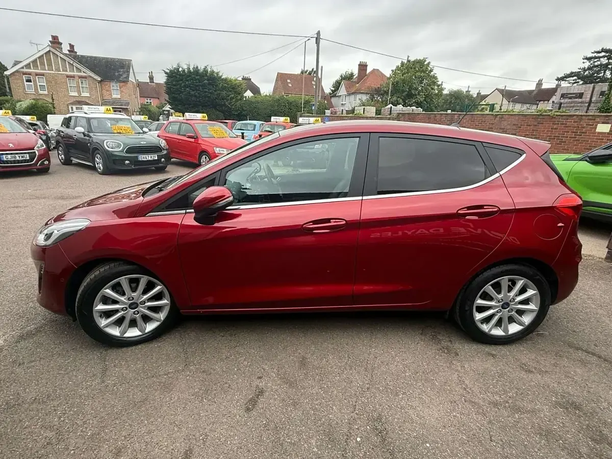 Used Ford Fiesta Titanium X 100 HP (73 kW) 2018 Red Hatchback