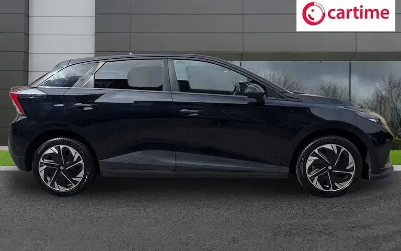 Used MG MG4 EV SE 125 kW (170 HP) 2023 Black Hatchback