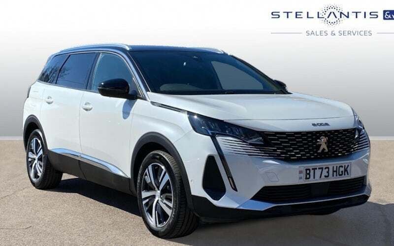 White Used 2023 Peugeot 5008 Allure+ MPV | £25,703 (Fair price) - Image 1/4
