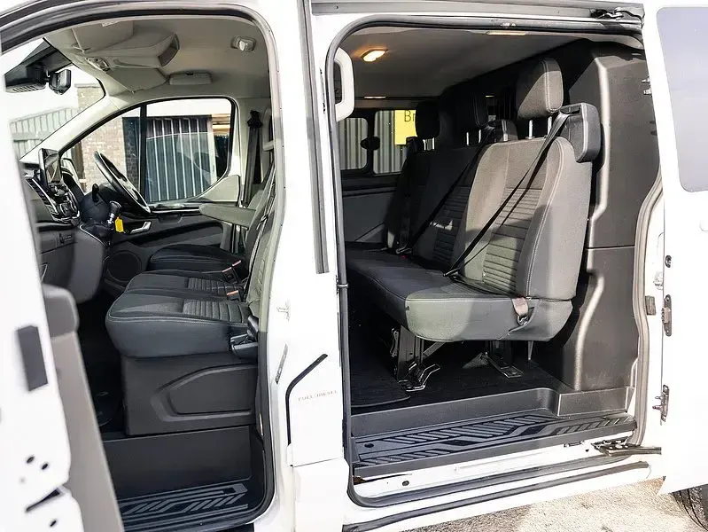 Used Ford Transit Custom Limited 130 HP (95 kW) 2023 White Van