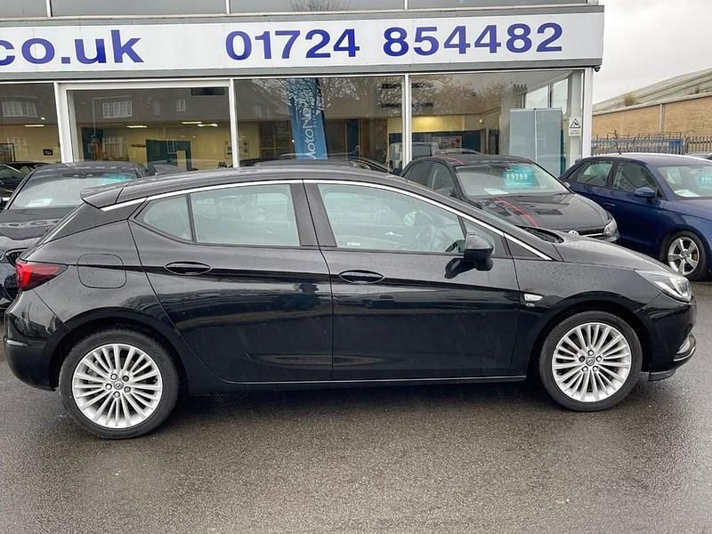 Used Vauxhall Astra Elite 150 HP (110 kW) 2018 Black Hatchback