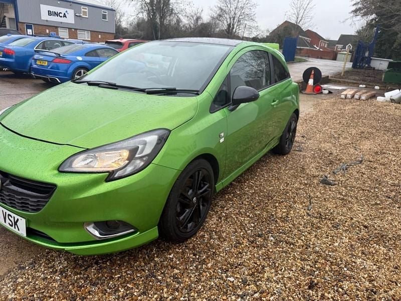 Second-hand Vauxhall Corsa Edition 115 CP (84 kW) 2015 Verde Hatchback
