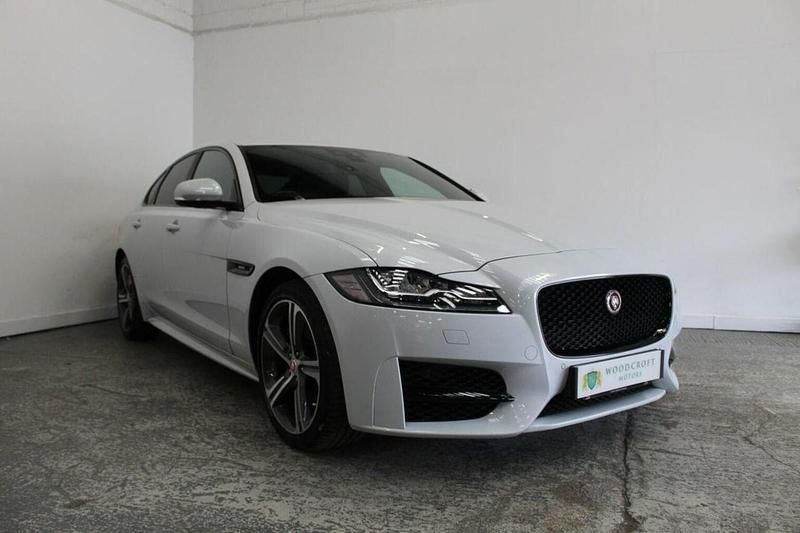 Used Jaguar XF R-Sport 180 HP (132 kW) 2015 White Sedan