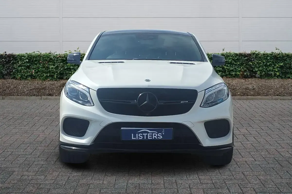Used Mercedes GLE43 AMG AMG 2019 Special metallic  diamond white bright SUV