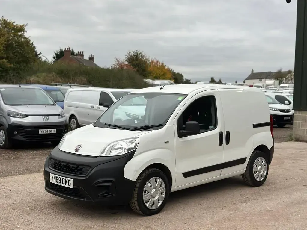 Usado Fiat Fiorino 80 HP (58 kW) 2019 Branco Monovolume