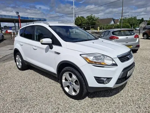 Used Ford Kuga Zetec 140 HP (102 kW) 2011 White SUV