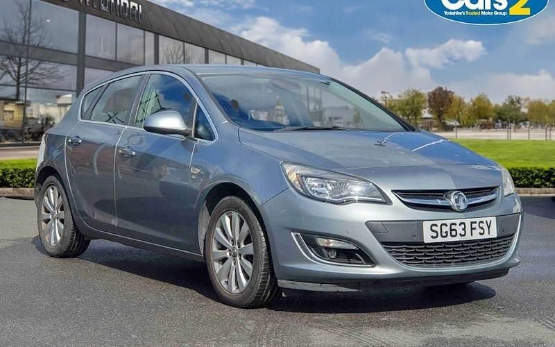 Usado Vauxhall Astra Elite 165 HP (121 kW) 2015 Citadino
