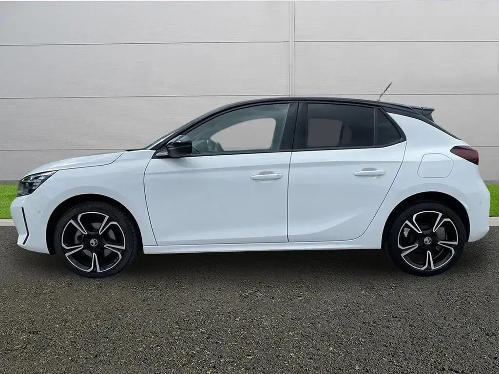 Used Vauxhall Corsa 100 HP (73 kW) 2024 White Hatchback