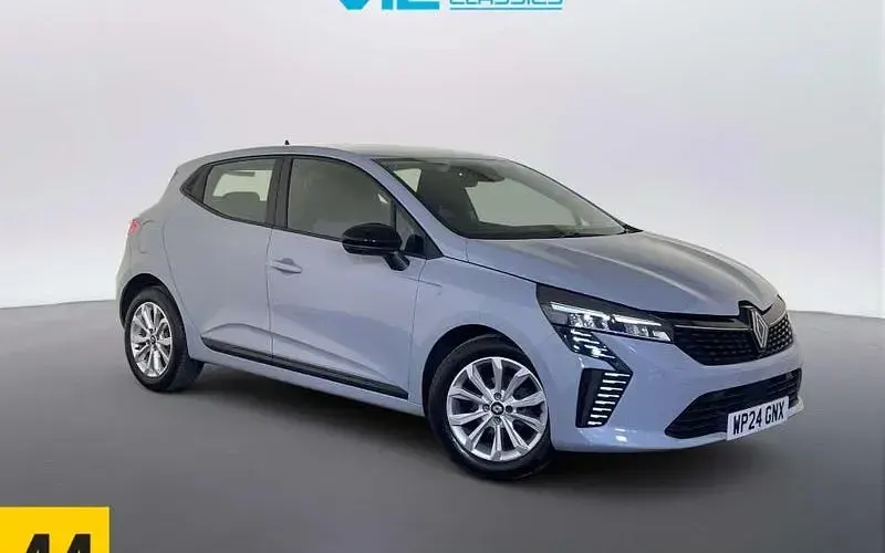 Used Renault Clio Evolution 90 HP (66 kW) 2025 Hatchback