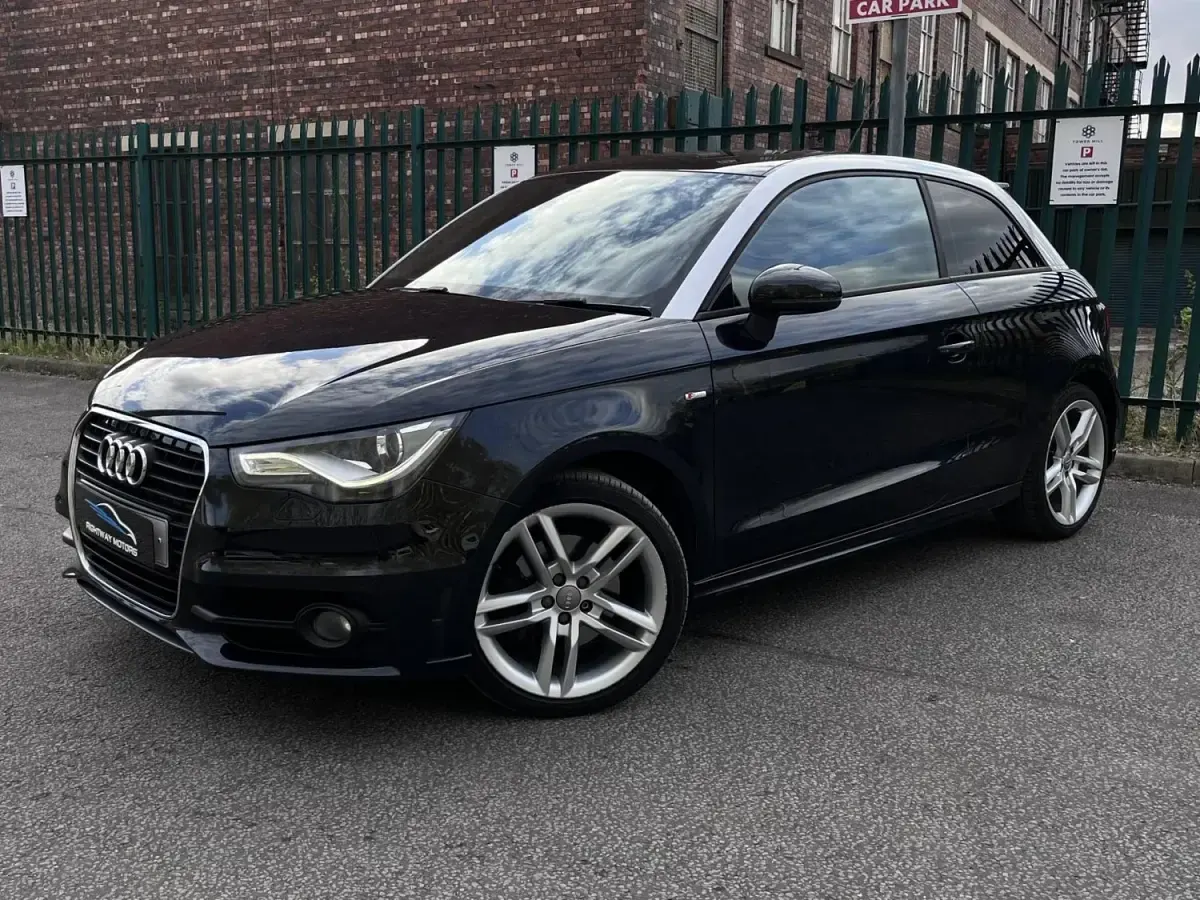 Begagnad Audi A1 S-Line 122 HK (89 kW) 2011 Svart Halvkombi