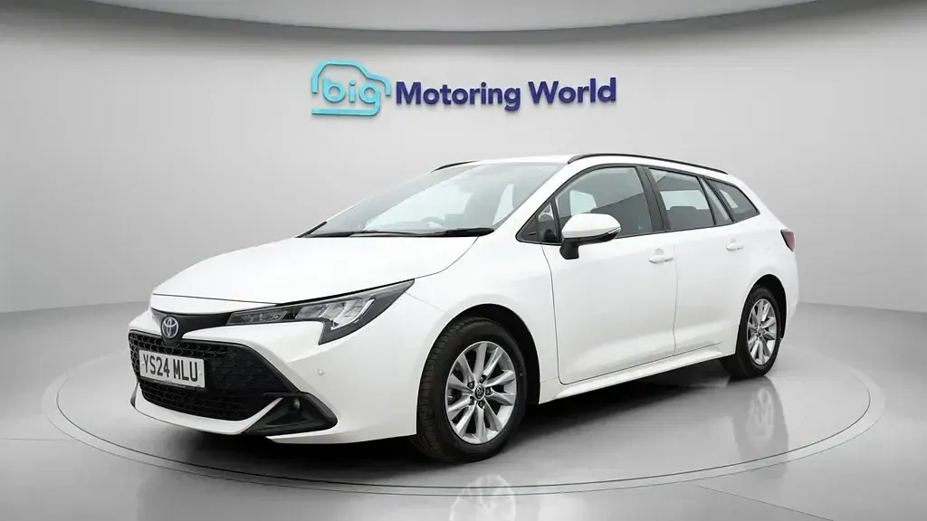 Usado Toyota Corolla 140 CV (102 kW) 2024 Blanco Familiar