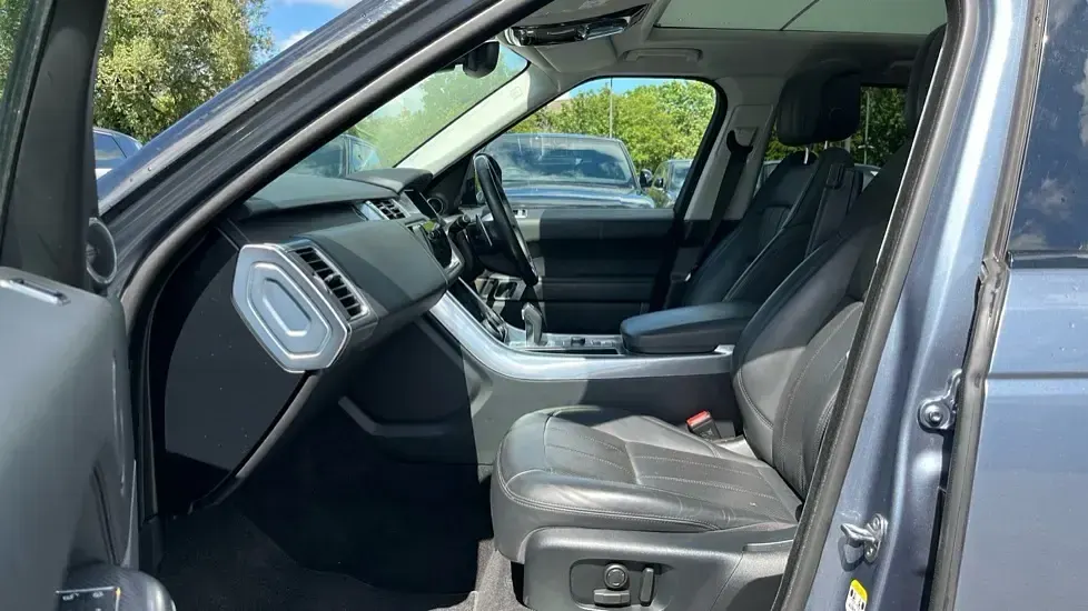 Used Land Rover Range Rover Sport HSE Dynamic 306 HP (225 kW) 2019 Bryon blue SUV