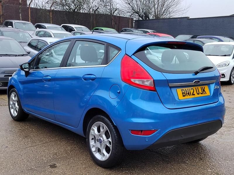 Used Ford Fiesta Zetec 94 HP (69 kW) 2012 Blue Hatchback