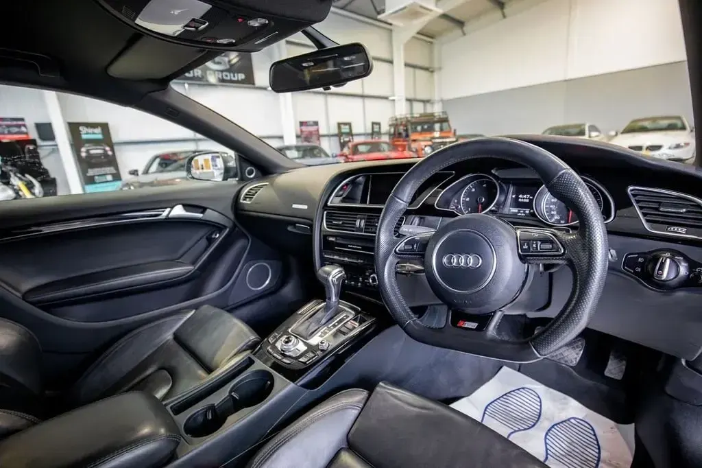 Second-hand Audi A5 Black Edition 245 CP (180 kW) 2013 Gri Coupe