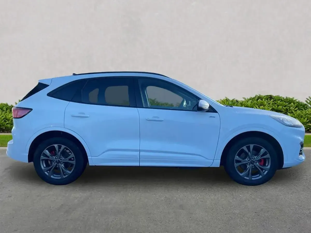 Begagnad Ford Kuga ST-Line 2024 Vit SUV