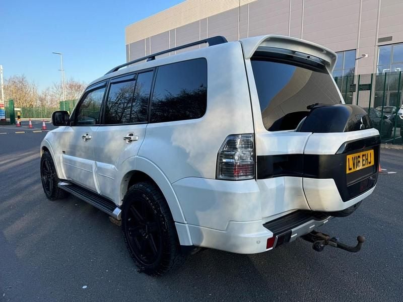 Used Mitsubishi Shogun 187 HP (137 kW) 2016 White SUV