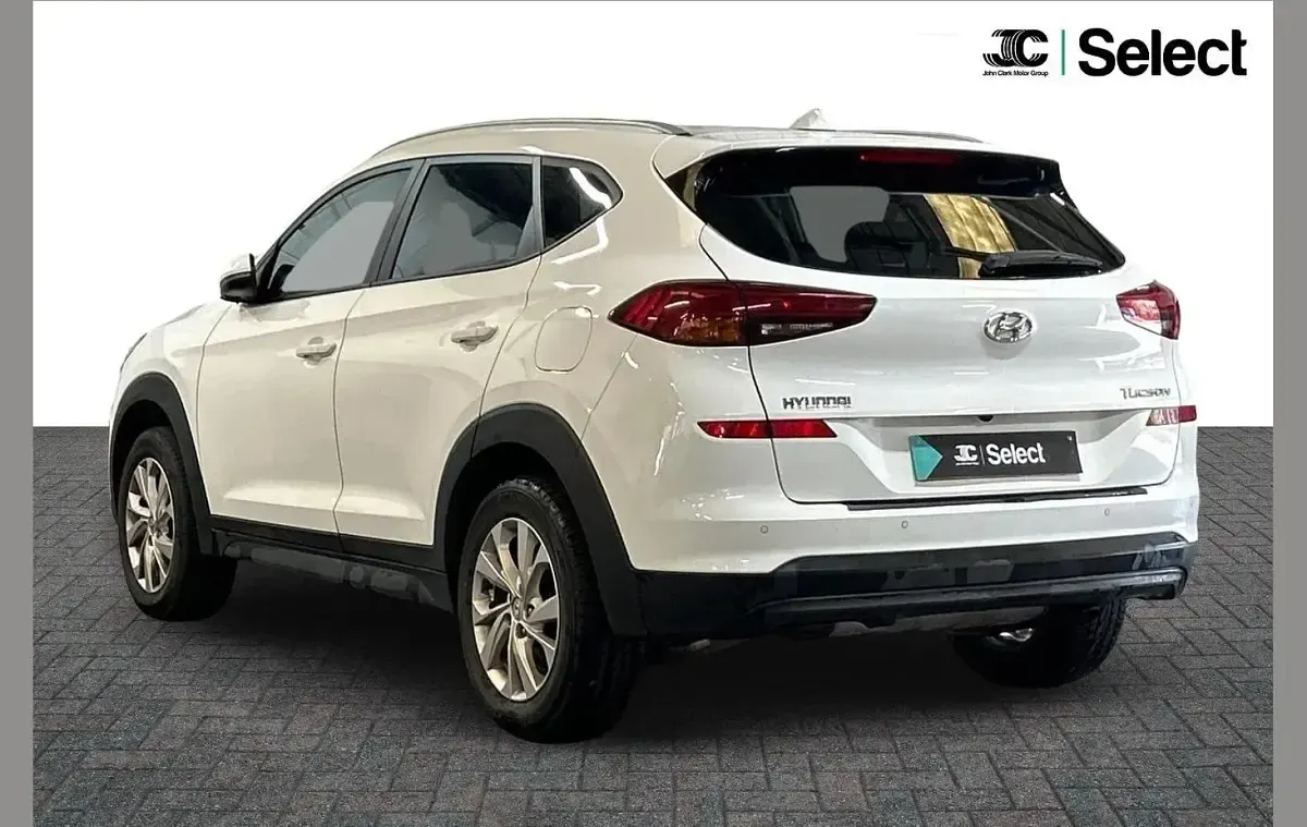 Used Hyundai Tucson SE 129 HP (94 kW) 2020 White SUV