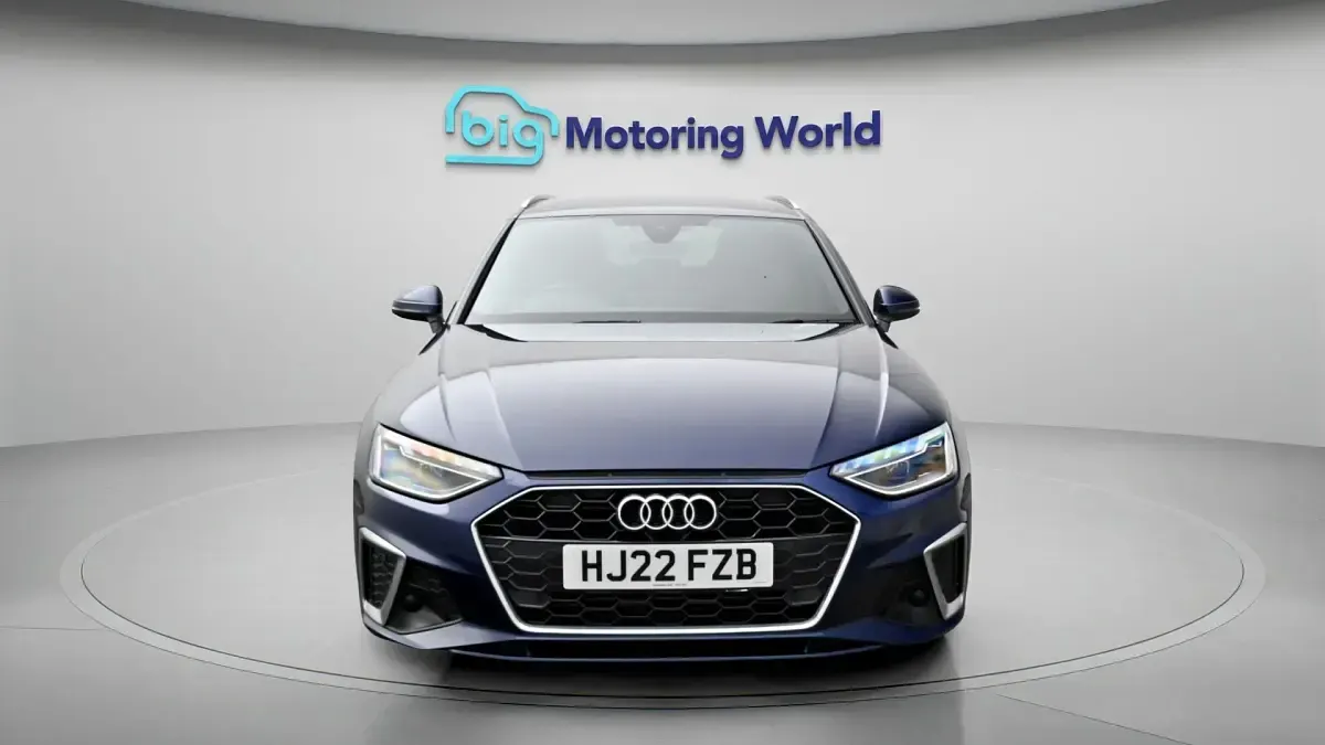 Used Audi A4 S-Line 201 HP (147 kW) 2022 Blue Estate